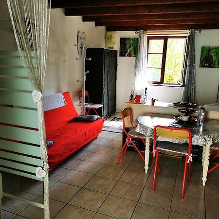 Studio Tres Agreable Totalement Independant Dans Maison Avec Cour Sans Vis A Vis Villa Vittel Exterior photo