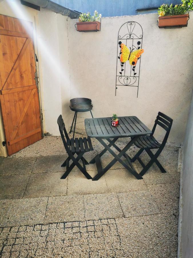 Studio Tres Agreable Totalement Independant Dans Maison Avec Cour Sans Vis A Vis Villa Vittel Exterior photo